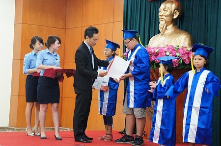 Lễ vinh danh tài năng AMA Cambridge Test 2013 - 2 Hội trường đầy ắp học sinh, không còn một chỗ trống