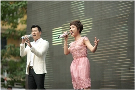“We care for her” – Thêm ca khúc Hit chạm vào trái tim - 1 “We care for her” – Thêm ca khúc Hit chạm vào trái tim