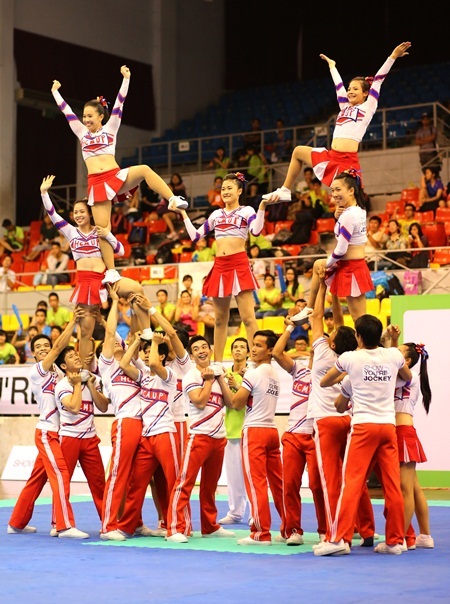 Khánh Thy: Cheerleading thổi bùng ngọn lửa nhiệt huyết