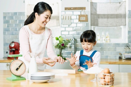 Trẻ chăm ngoan hơn nhờ… Tết - 2 Trẻ chăm ngoan hơn nhờ… Tết