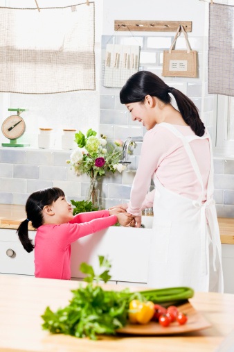 Trẻ chăm ngoan hơn nhờ… Tết - 1 Trẻ chăm ngoan hơn nhờ… Tết