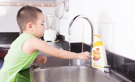 Trẻ chăm ngoan hơn nhờ… Tết - 3 Đôi tay sạch sẽ sẽ giúp con tự tin giúp đỡ mọi người và trao gửi yêu thương