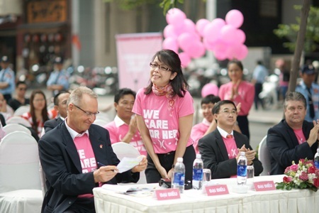 Đông đảo các nghệ sỹ cùng tham gia ủng hộ, cổ động cho chương trình