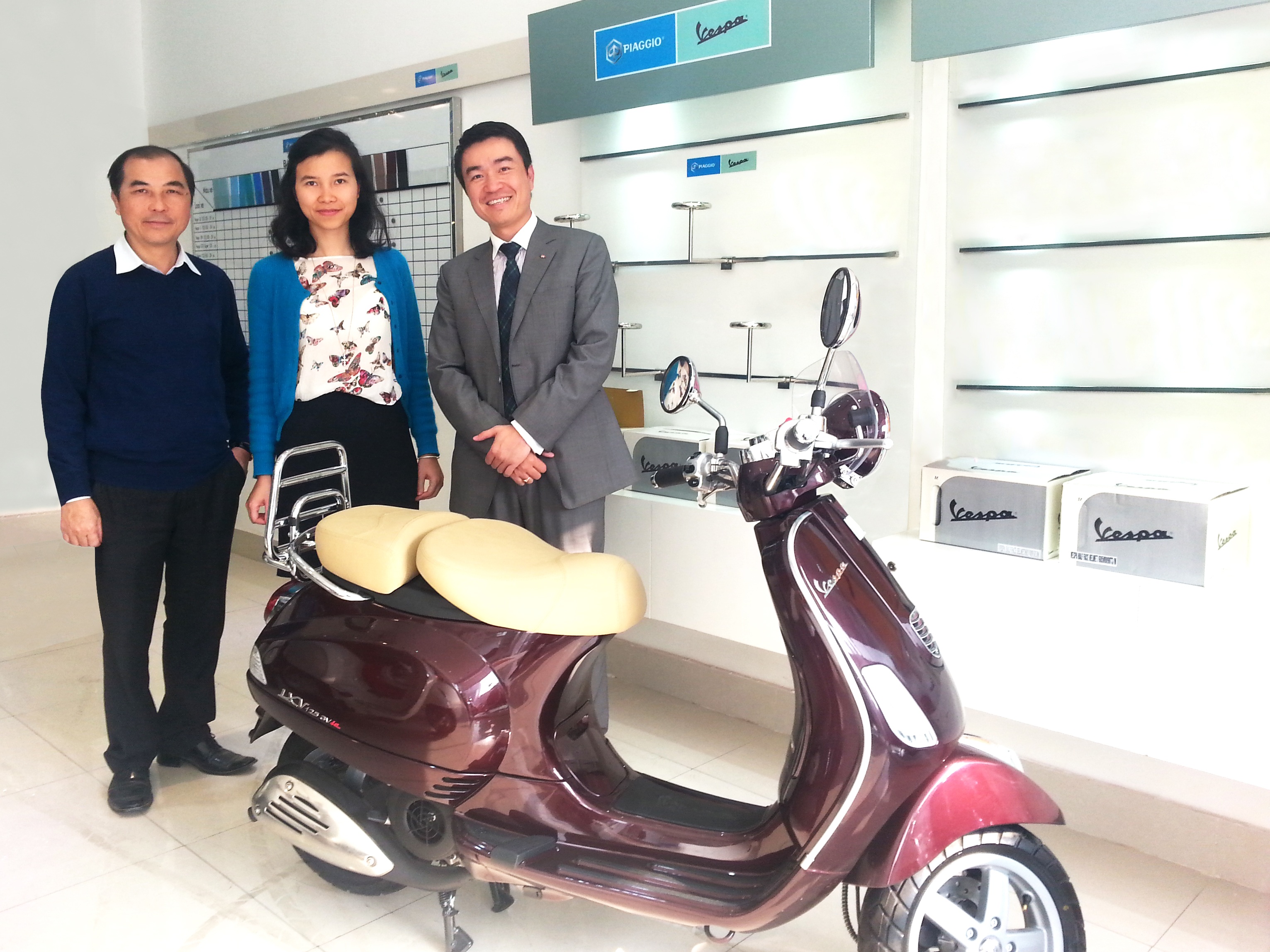 Ngân hàng tăng mở thẻ, người tiêu dùng tận hưởng ưu đãi