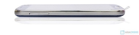 SkyFone 830SP đắt hàng tại Việt Nam - 4 Màn hình HD chất lượng cao, thiết kế thanh lịch trang nhã và lịch sự.