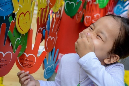 Kỷ lục 7000 điều ước trên cây “Bàn tay yêu thương”