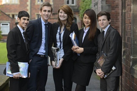 Để đăng ký thi thi học bổng, mời liên hệ VISCO