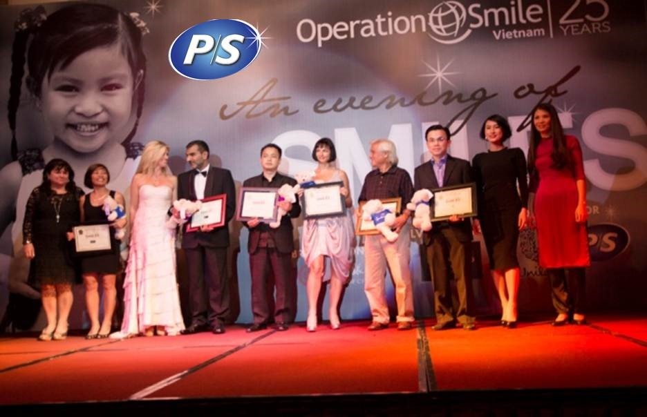 Người đẹp Việt kết nối những tấm lòng vì nụ cười trẻ thơ - 8 Khi nụ cười trẻ thơ kết nối những tấm lòng