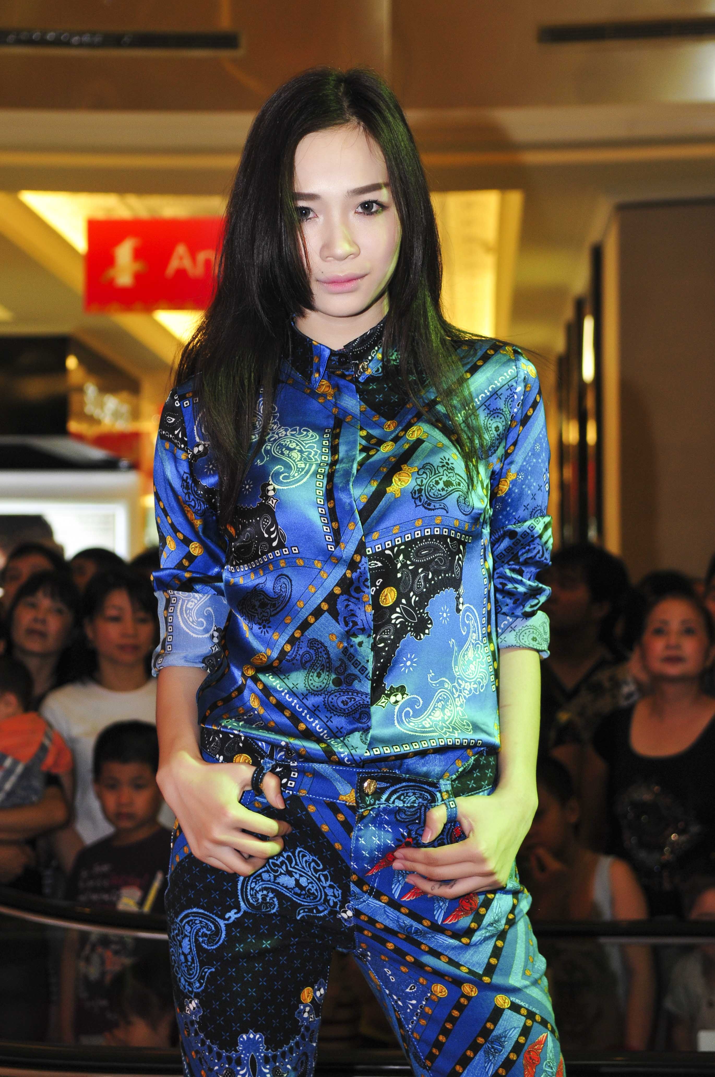 Versace Jeans giới thiệu BST Xuân Hè 2014 tại Tràng Tiền Plaza