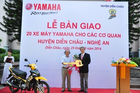 Yamaha trao tặng 40 xe cho UBND Huyện Diễn Châu & Đô Lương (Nghệ An)