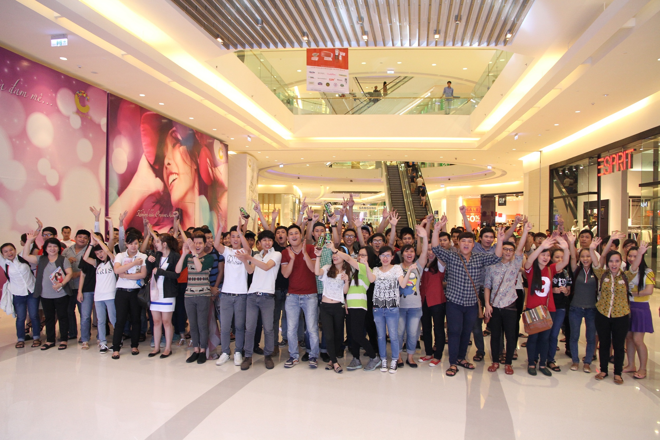 ‘Trải nghiệm nhẹ nhàng” thu hút khá đông các bạn trẻ