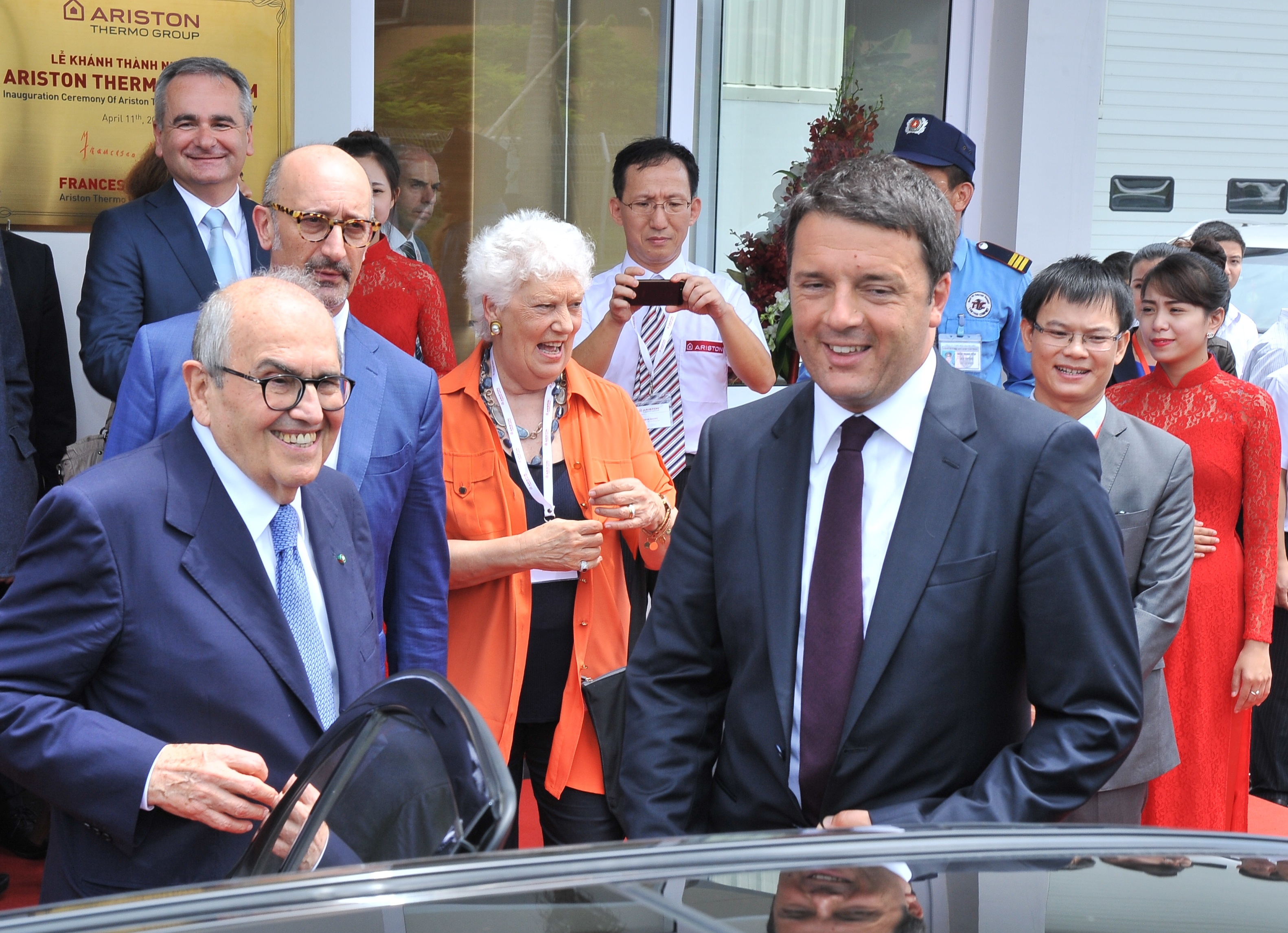 Thủ tướng Ý Matteo Renzi thăm nhà máy Ariston tại Việt Nam - 1 Thủ tướng Ý Matteo Renzi thăm nhà máy Ariston tại Việt Nam