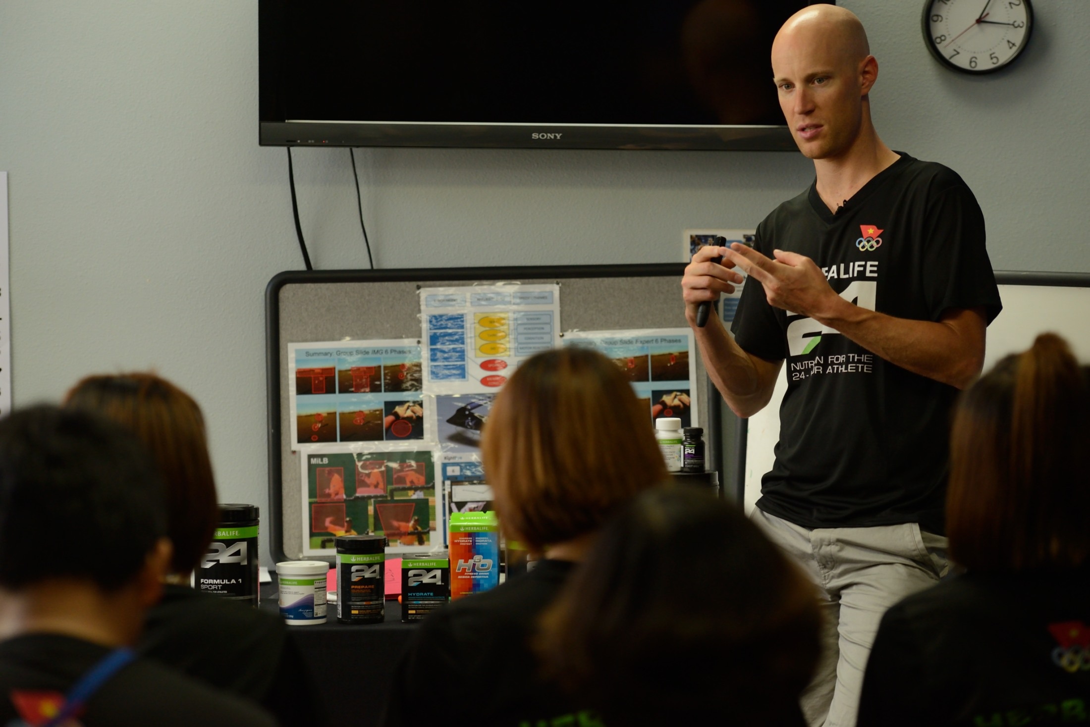 Xây dựng chương trình dinh dưỡng cho tuyển đinh nữ Việt Nam liệu có đơn giản?