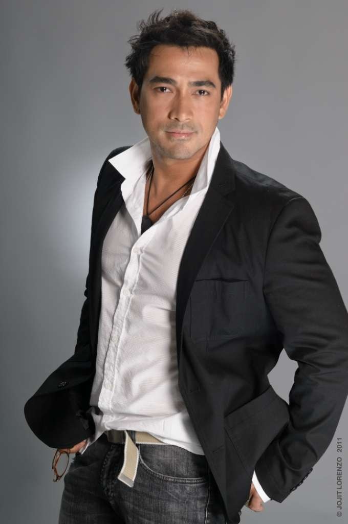 Tan cửa nát nhà vì chồng “ăn vụng” với em họ