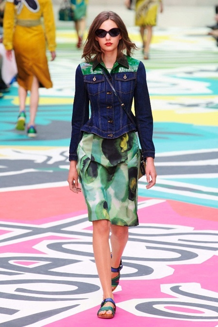 BST Burberry Prorsum nữ Xuân Hè 2015: Cảnh sắc vườn xuân - 5 Theo: