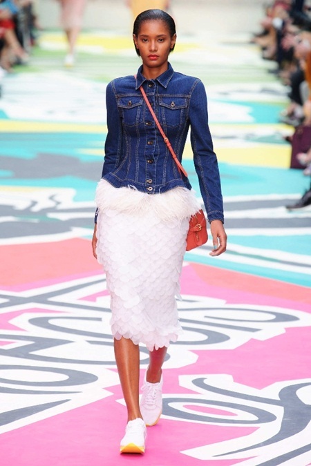 BST Burberry Prorsum nữ Xuân Hè 2015: Cảnh sắc vườn xuân - 7 Theo: