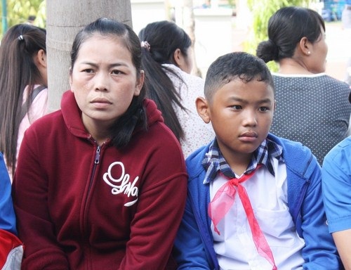 Minh Thư và mẹ.