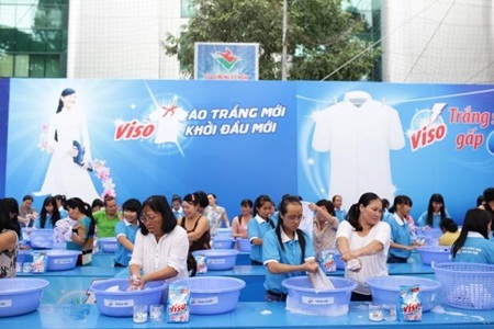 5 cách ứng xử với trẻ tuổi dậy thì - 4 4. Dạy con cách suy nghĩ tích cực