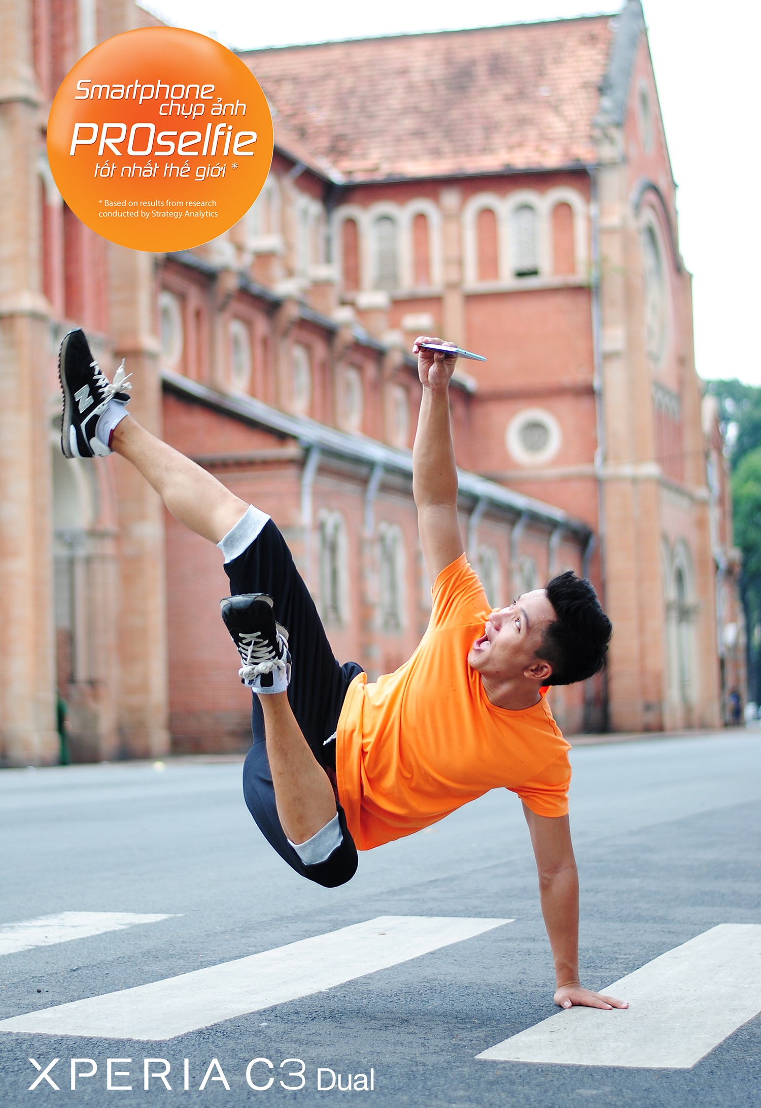 SonyĠbán ra thị trường smartphone chụp ảnh selfie, giá 6,9 triệu đồng