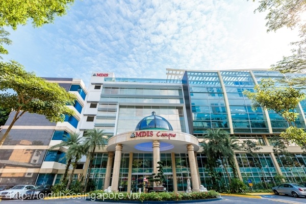 SCI gửi Chương trình học bổng và tặng phí ghi danh Học viện MDIS, Singapore - 2 Sinh viên tốt nghiệp MDIS được nhận bằng quốc tế cấp