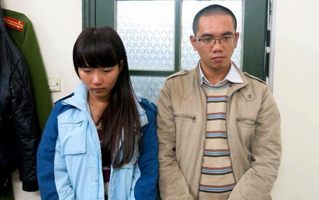 Bộ đôi trộm cắp bị cảnh sát bắt giữ.