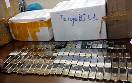 Số điện thoại lậu bị cơ quan công an thu giữ.