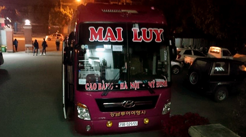 Hà Nội: Phát hiện 20 cá thể linh trưởng sấy khô trên xe khách - 1 Chiếc xe khách chở hàng cấm bị cảnh sát phát hiện.