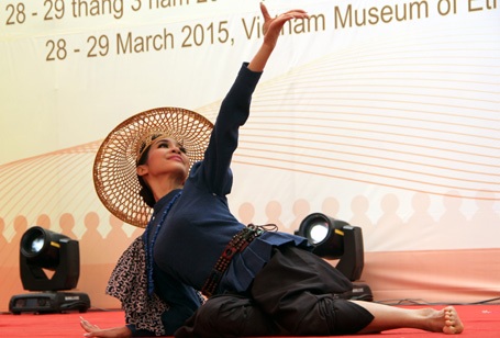 Điệu múa Bốn miền.