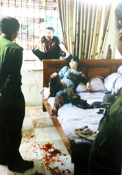 Cảnh sát tiếp cận, khuyên can đối tượng Thành. (Ảnh: Cơ quan điều tra cung cấp)