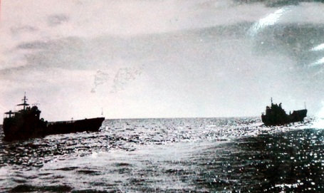 Tàu của Lữ đoàn 125 chở lực lượng đặc công giải
phóng quần đảo Trường Sa.