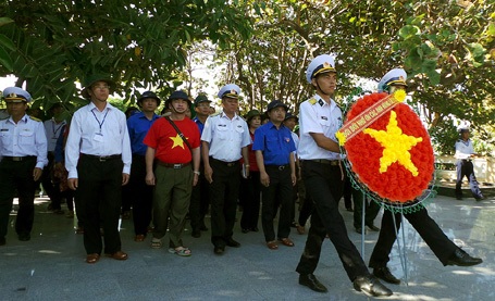 Đài tưởng niệm các anh hùng liệt sỹ Trường Sa.