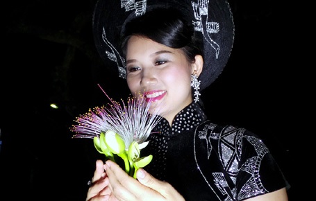 Hoa bàng vuông, vẻ đẹp dịu dàng của Trường Sa.