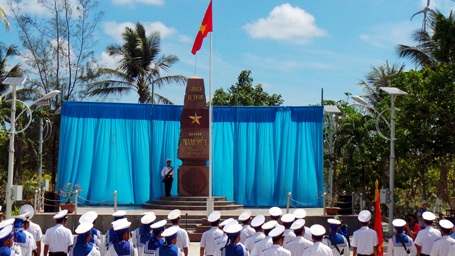 Thiêng liêng Lễ chào cờ trên quần đảo Trường Sa