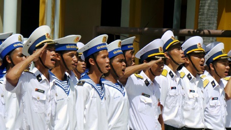 Cất vang lời hát Quốc ca.