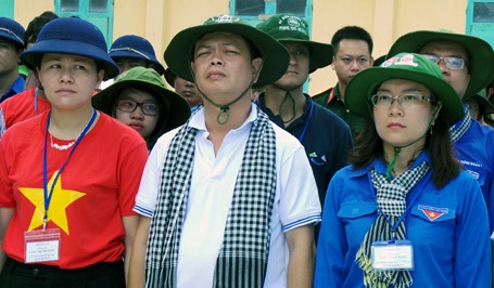 …mỗi thành viên trong đoàn hành trình đều cảm
nhận được sự thiêng liêng của buổi lễ.