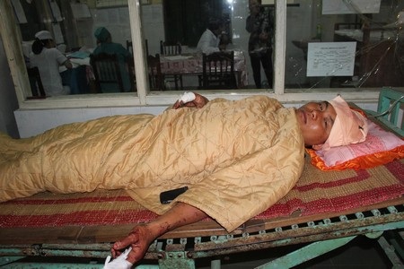 Xin đểu không được, đánh người nhập viện - 1