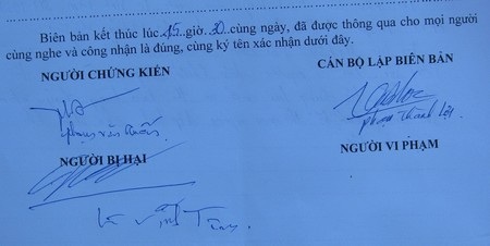 Thêm một xe máy Honda đang đi bất ngờ bốc cháy - 2 Thêm một xe máy Honda đang đi bất ngờ bốc cháy - 2