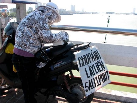 Ngày Tết, dịch vụ chụp hình ven sông Hàn “bội thu” - 3