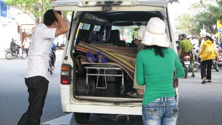 Tìm được thi thể thiếu nữ nhảy cầu sông Hàn tự tử - 1 Tìm được thi thể thiếu nữ nhảy cầu sông Hàn tự tử - 1