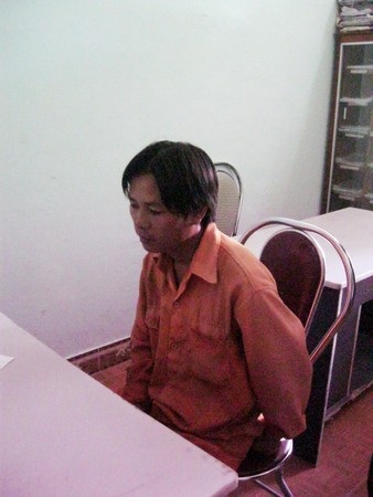 Bắt 2 đối tượng nghi bắt cóc trẻ em giữa ban ngày - 2