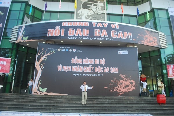 Hơn 5 ngàn người đi bộ vì nạn nhân chất độc da cam - 6 Hơn 5 ngàn người đi bộ vì nạn nhân chất độc da cam - 6