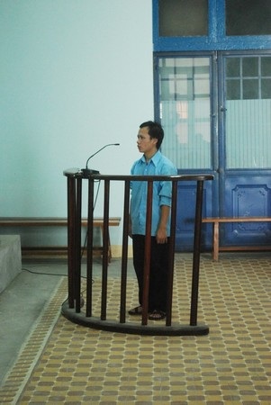 Sinh viên hiếp dâm trẻ em, lãnh 17 năm tù - 1