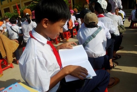 Những cuốn vở đầu tiên đến với học sinh nghèo - 3