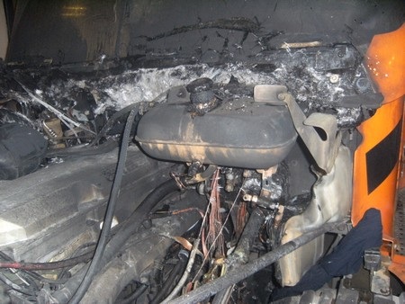 Xe tải cháy rụi trong hầm Hải Vân - 1