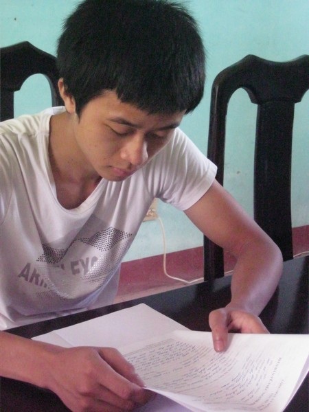 “Xin đểu” lấy tiền đi nhậu tiếp - 1