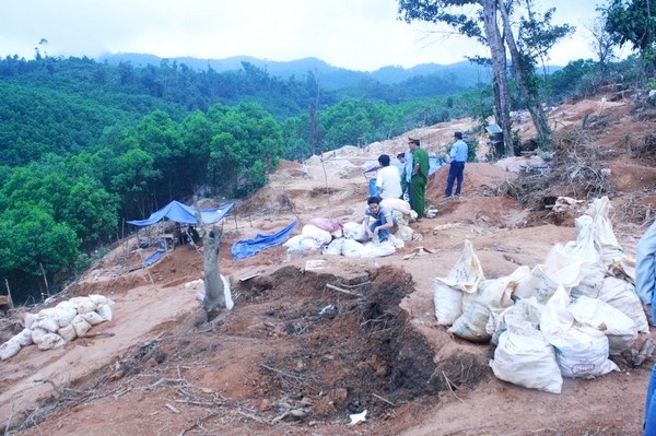 Xử lý nghiêm các hoạt động khai thác khoáng sản trái phép - 2