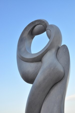 Thiếu nữ “nude” hóa đá bên sông Hàn