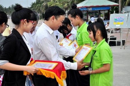 Đà Nẵng: Học sinh thi viết và vẽ về thành phố biển quê em - 3 Đà Nẵng: Học sinh thi viết và vẽ về thành phố biển quê em