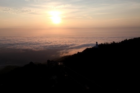 Ngắm Bà Nà trong buổi bình minh