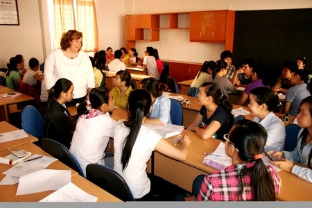 Giảng viên nước ngoài thường xuyên tham gia giảng dạy tại ĐH Duy Tân